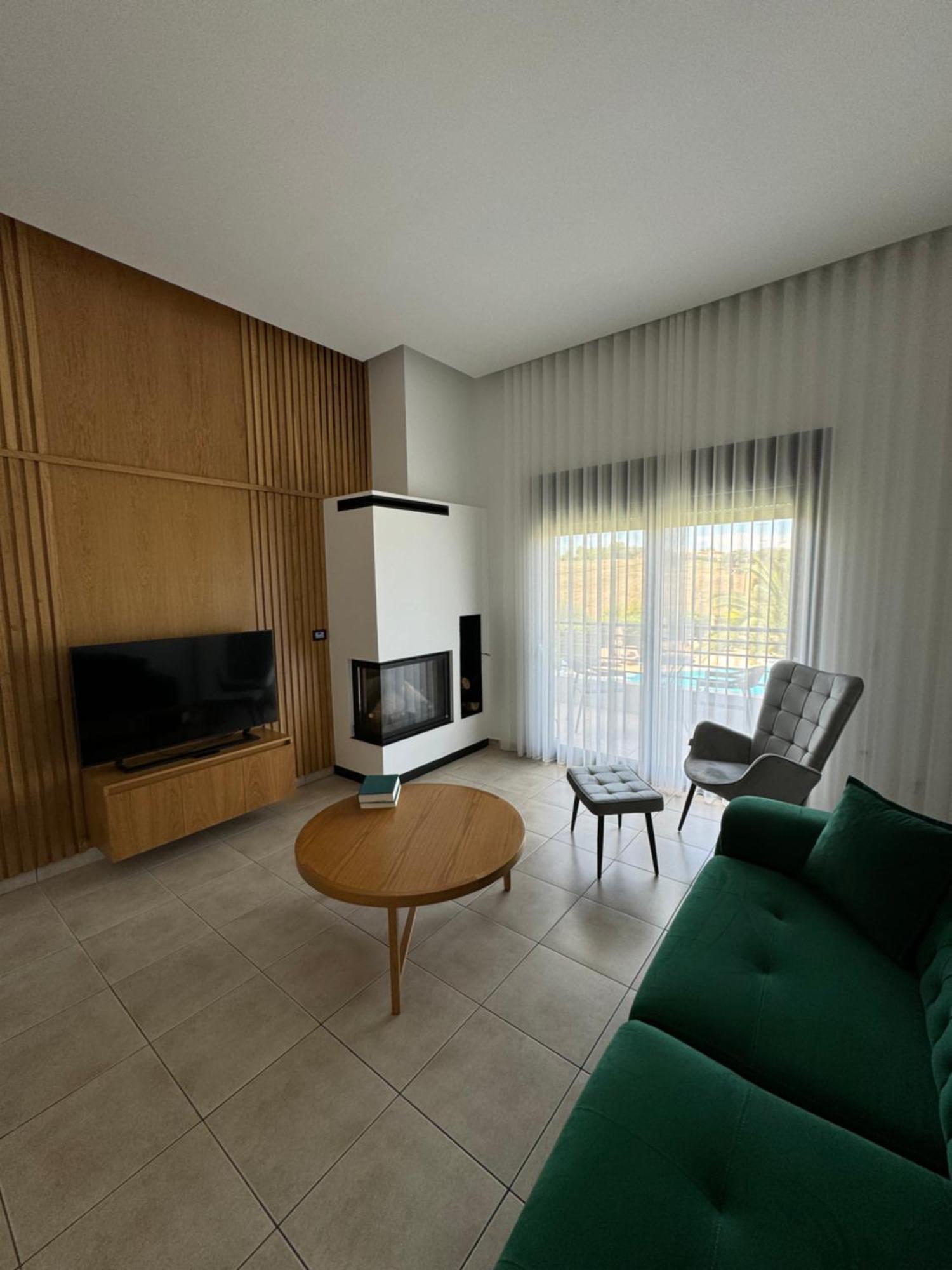 Apartment Hiliadou *